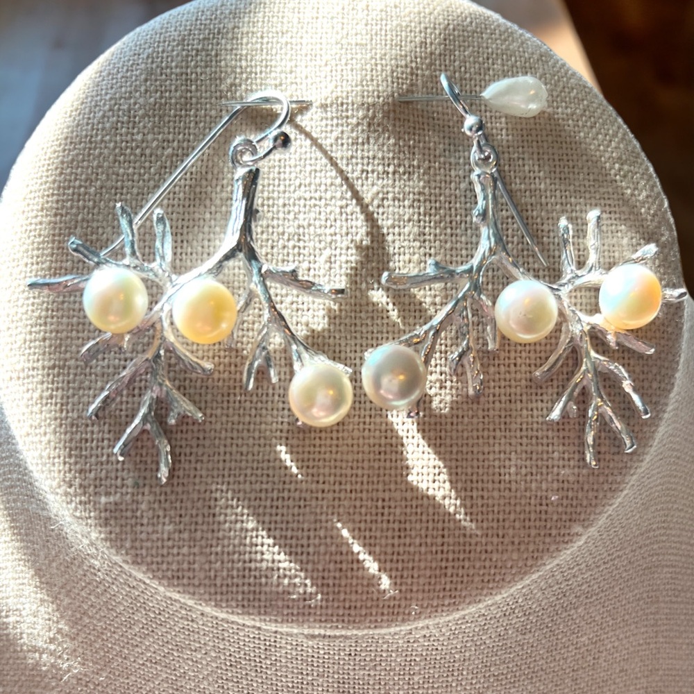 Exquisite Solid Sterling Silver Long Fish Hook Pearl Earrings